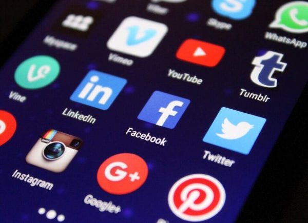 use social media apps to sell your home